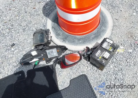 2017 Jeep Cherokee Latitude 4X4 z USA, uszkodzony, nr VIN 1C4PJMCB3HW563746